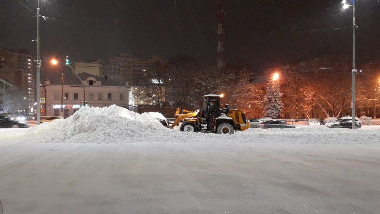 Будет ли еще снегопад в москве. Владивосток снегопад 2022. Снегопад фото. Снегопад в Москве. Снегопад вечером.